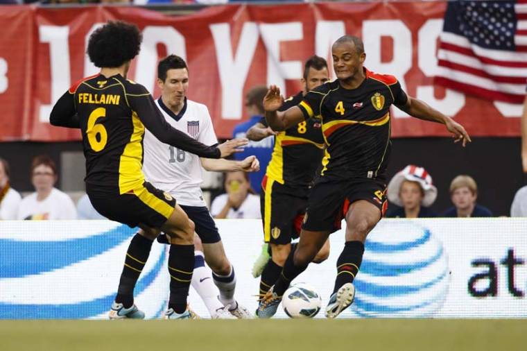 Vörös álmok kelettől nyugatig