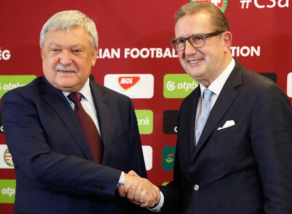 Csányi Sándor MLSZ-elnök (balra) bízik a belga Georges Leekensben &bullet;  Fotó: Nemzetisport.hu