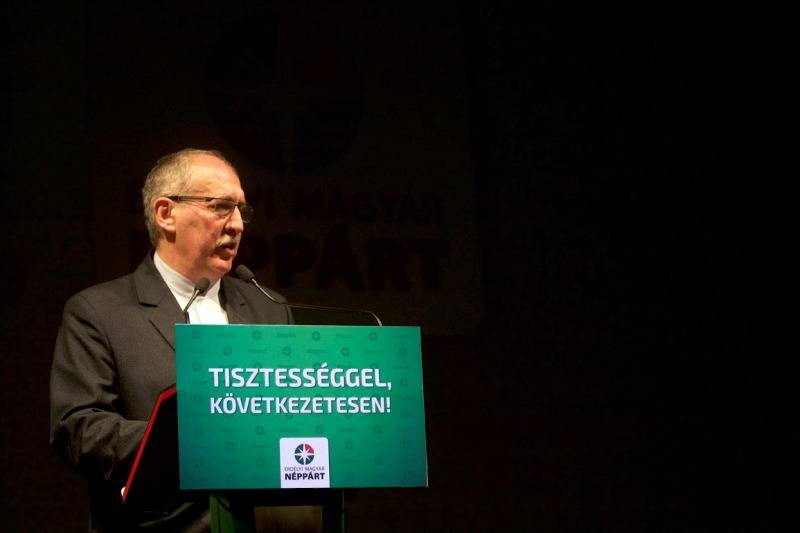 Toró T. Tibor szerint a Néppárttal kapcsolatos vádak nem igazak &bullet;  Fotó: neppart.eu