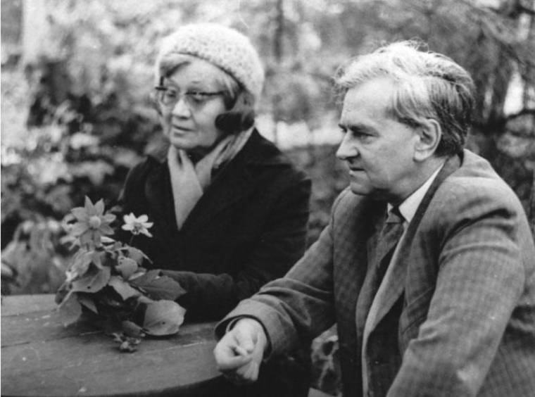 Szavak varázslója, Weöres Sándor