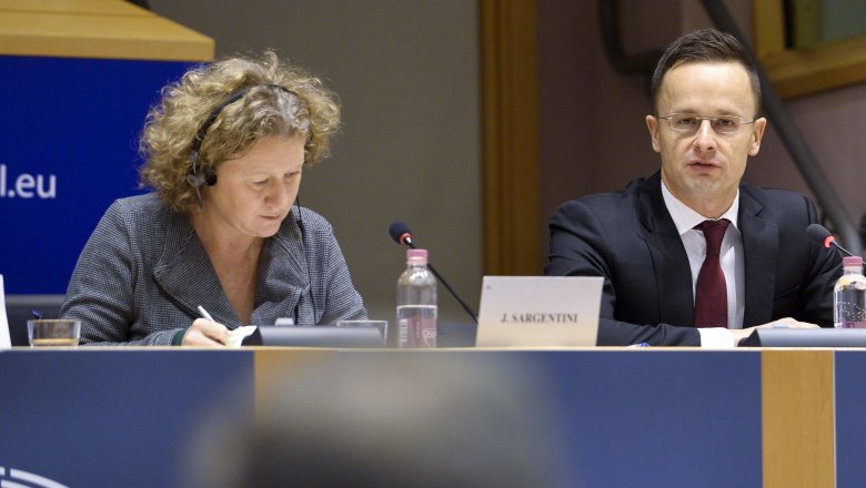 Judith Sargentini és Szijjártó Péter: a magyar külügyminiszter a jelentéstevő legtöbb állítását cáfolta •  Fotó: MTI
