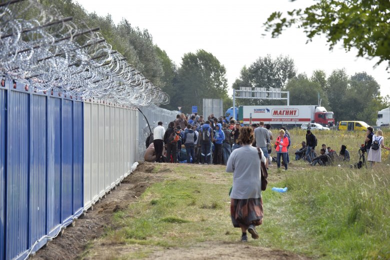 Migránsválság: a májusi EP-választásokon a migrációt támogatók és az azt ellenzők között folyik a megmérettetés •  Fotó: MTI