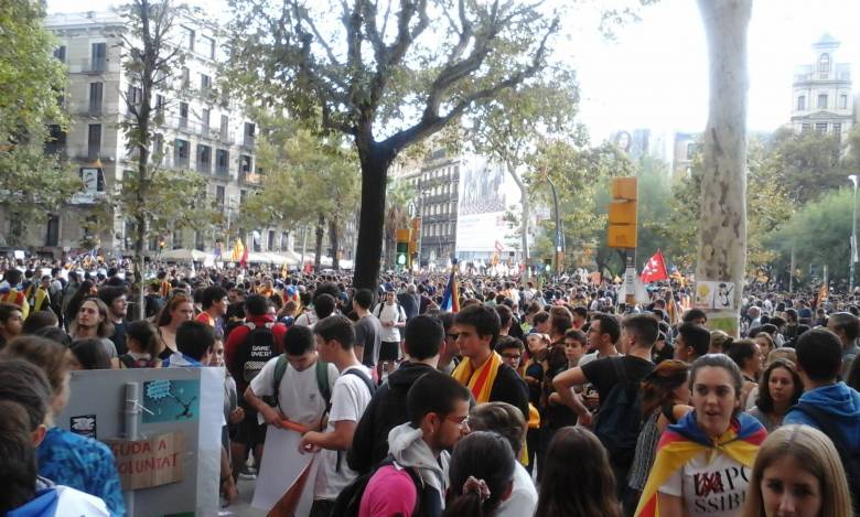 A szavazás előtti utolsó naggyűlés Barcelonában •  Fotó: Bagosi Hajnal