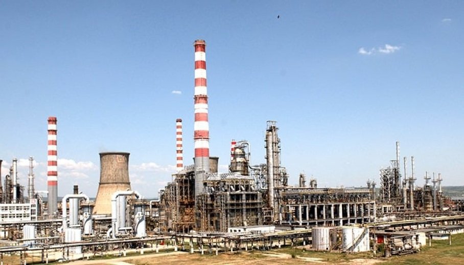 Lukoil: visszavonta vételi ajánlatát a svájci jelentkező, bizonytalan a romániai finomító sorsa