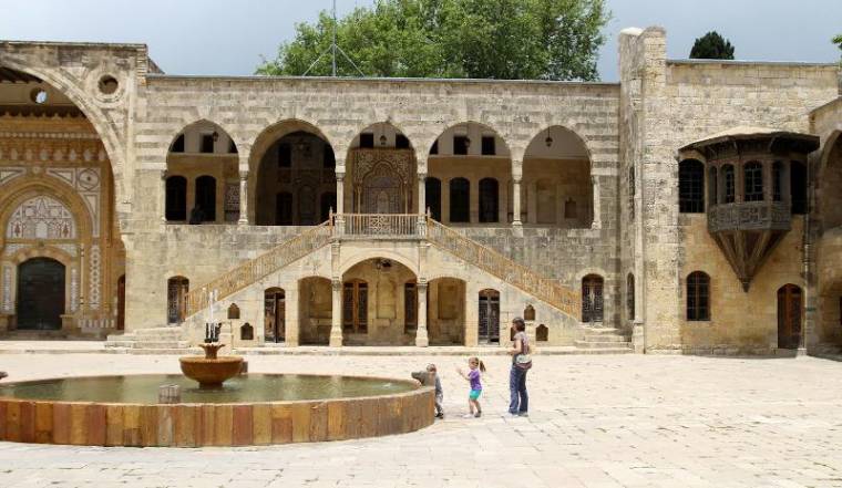 Miniszoknya és niqab