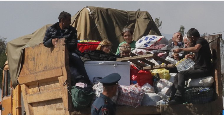 Együtt éreznek az erdélyi magyarörmények az azeri muszlim rezsim elől Örményországba menekült 100 ezer karabahi örménnyel
