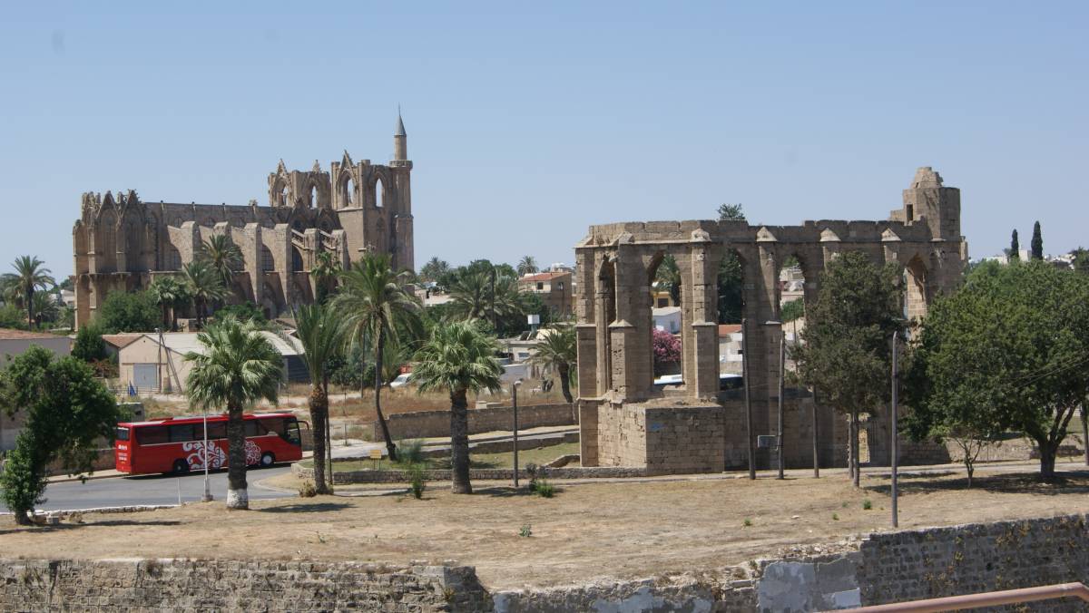 Nyomokban fellelhető keresztény világ Észak-Cipruson. Romokban heverő templomok idézik az elüldözöttek egykor virágzó hitéletét &bullet;  Fotó: Csermák Zoltán