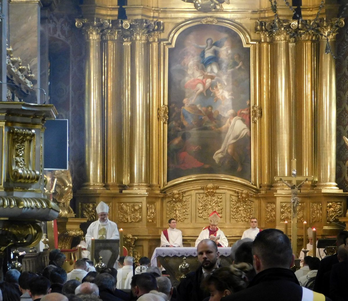 A kielcei Püspöki Székesegyházban tartott ünnepi eucharisztián Veres András a Magyar Katolikus Püspöki Konferencia elnöke beszél &bullet;  Fotó: Bagosi Hajnal