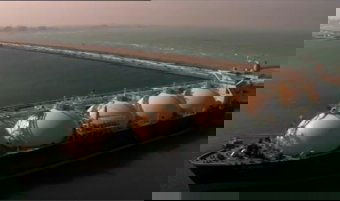 Washington meghátrált a cseppfolyósított földgáz exportja ügyében, az Európába irányuló kivitel viszont marad