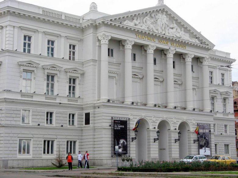 Teatrul Ioan Slavici. Aradon ma már nem sok minden emlékeztet az egykori magyar színjátszásra •  Fotó: Likefestoon. com