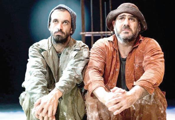 Godot-ra a jaff ai (Izrael) színház két művésze is hiába várt •  Fotó: Interferenciák
