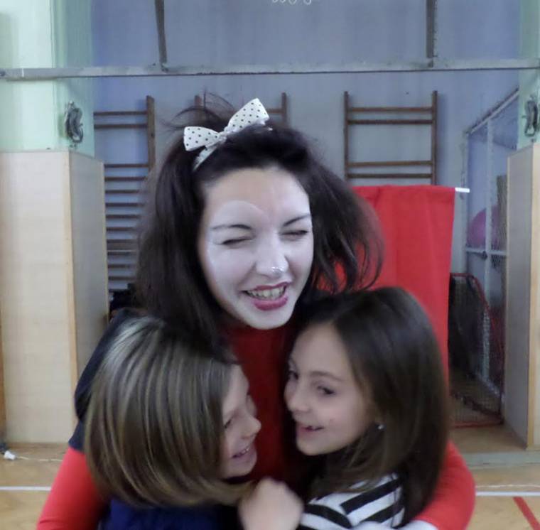 Bőröndben vinni a szeretetet