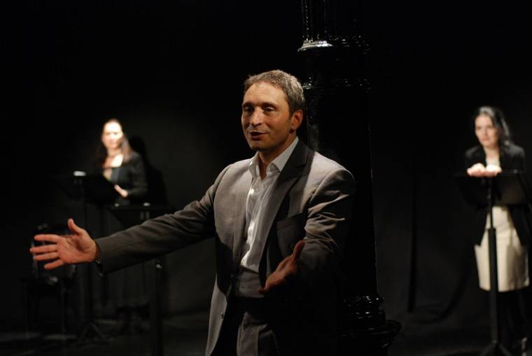 Ének a szíven szúrt világról