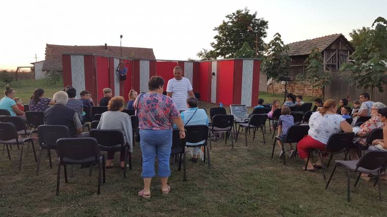 Thália szekerén a Bánság döcögős útjain