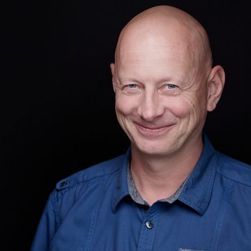 Madarász Lóránt gyakran megjelenik a tv-képernyőn is, innen ismerik sokan Magyarországon •  Fotó: Kolozsvári Magyar Opera