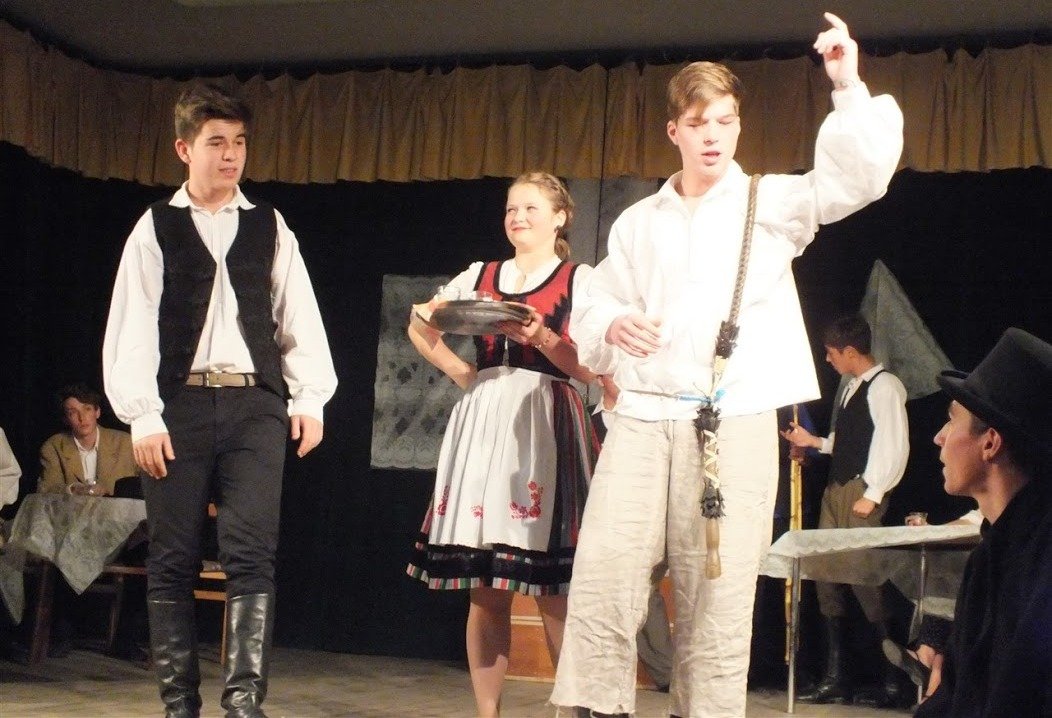 A kovásznaiak állandó résztvevői a fiatal szárnypróbálgatók körforgásának &bullet;  Fotó: Archív