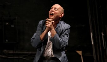 Színészként a liberális véleményterror ellen – beszélgetés a ,,ráncoskomikus” Madarász Lóránttal