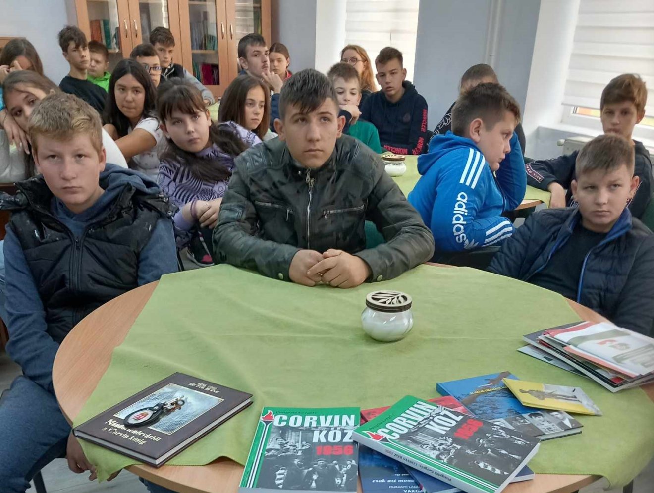 A diákok megkedvelték a rendhagyó történelemórákat •  Fotó: Facebook/Krakkó Rudolf