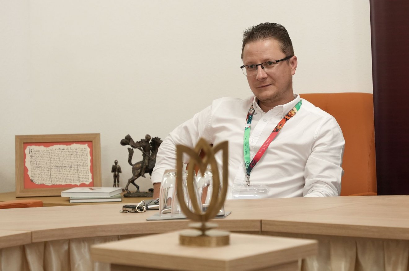 Köő Artúr szerint eljön az az idő, amikor a Kárpát-medencei történészek közös nevezőre fognak jutni  a legtöbb kérdésben •  Fotó: Gyarmati-Paor/Magyarságkutató Intézet