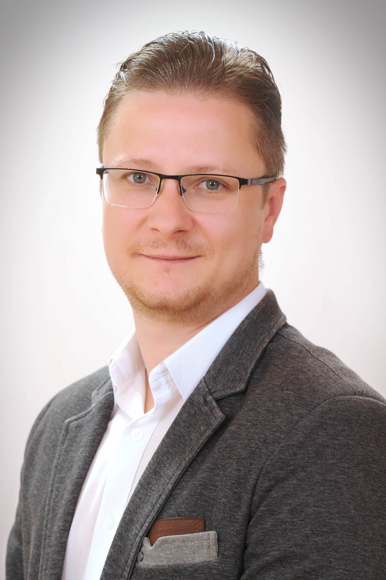 A kalotaszegi származású Köő Artúr történész szerint a kommunizmus éveiben csak Magyarországon volt tabutéma Trianon 