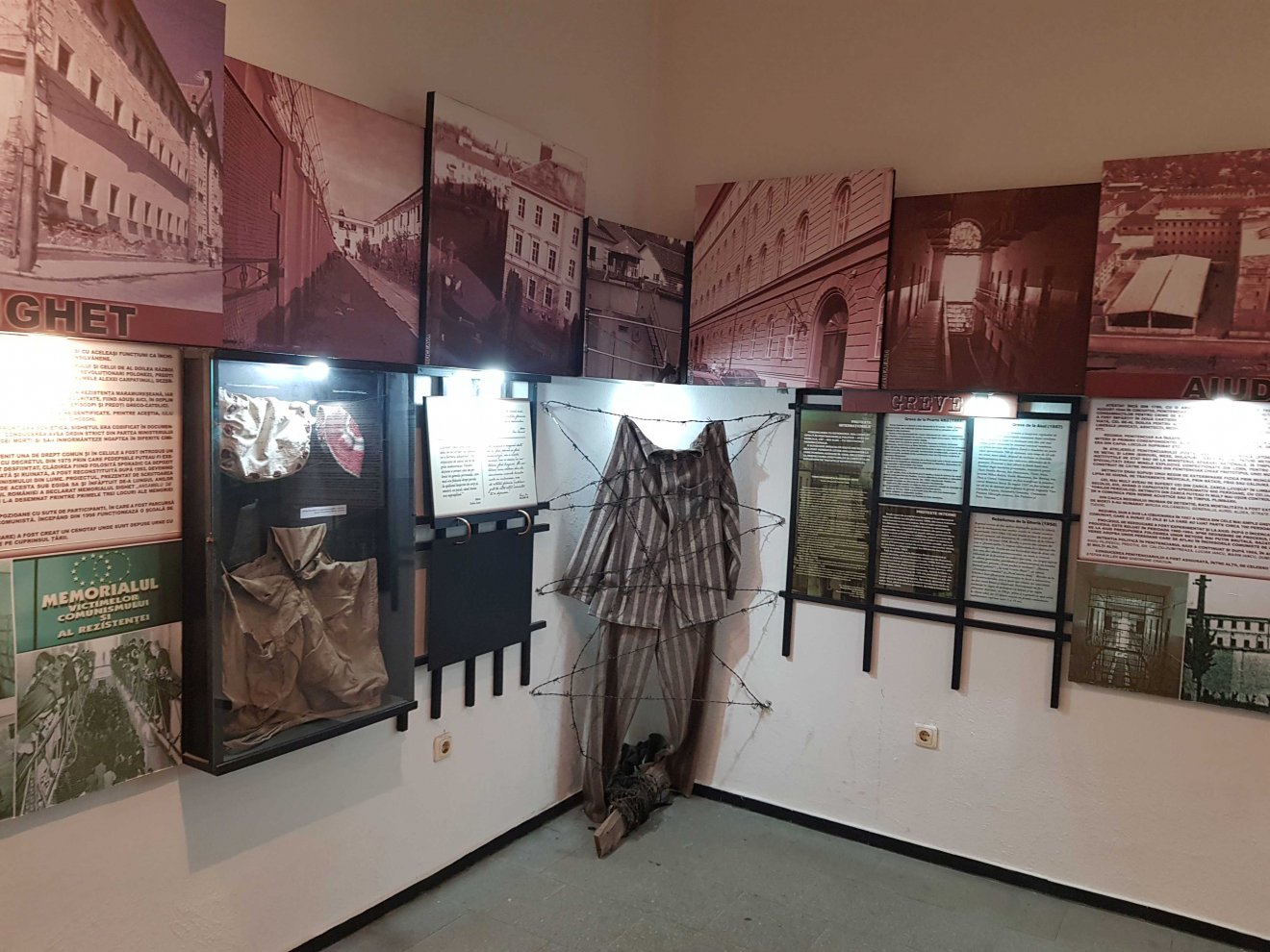 A máramarosszigeti börtönmúzeum állandó kiállítása a kommunista elnyomásról •  Fotó: Makkay József