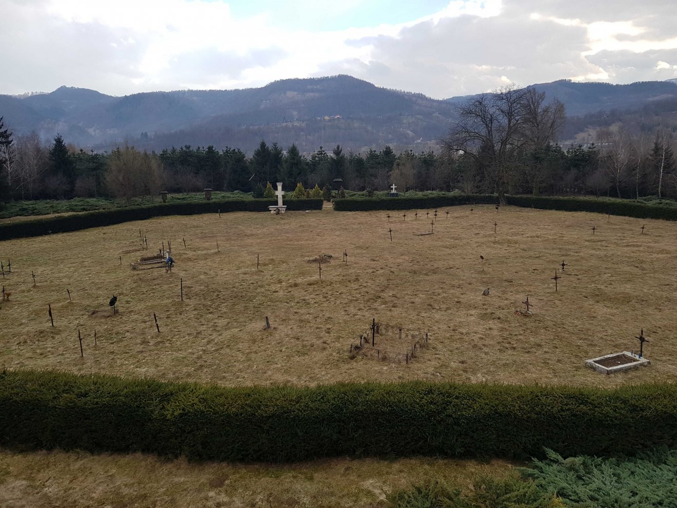 Az 1950-es években a máramarosszigeti szegények temetőjében hantolták el jeltelen sírban a meghalt politikai foglyokat •  Fotó: Makkay József