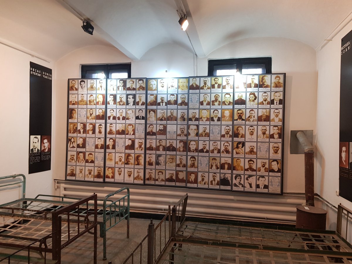 Minden börtöncella egy-egy kiállítási teremként van berendezve &bullet;  Fotó: Makkay József