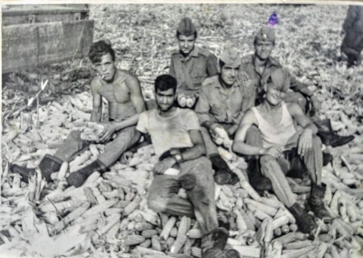 A rendszerváltás előtt a bakákat is kivezényelték az őszi mezőgazdasági munkákra &bullet;  Fotó: Archív