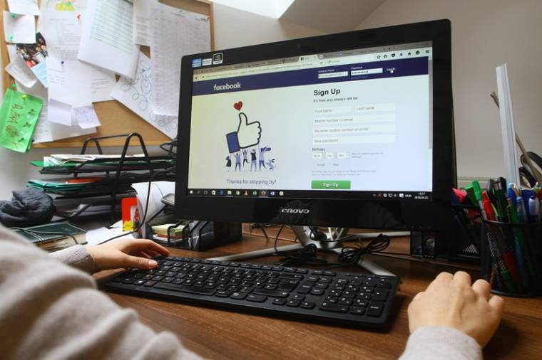 Bírság Facebook-bejegyzés miatt egy 1991-es törvény alapján