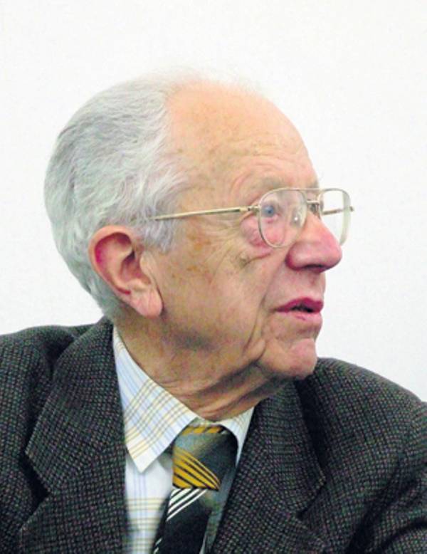 Egy viharos évszázad történetírása