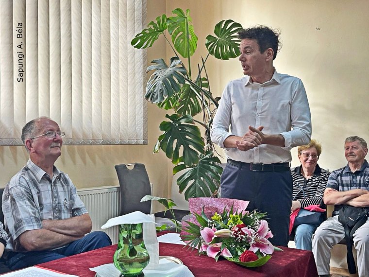 Egy ,,égbenéző” naplójából – Kósa-Kiss Attila szalontai csillagász új kötetéről