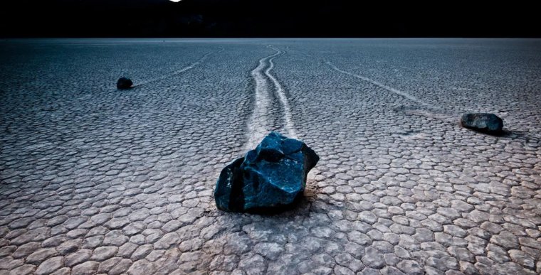 Furcsa természeti jelenség: a mozgó kövek és gravitációs dombok mítosza