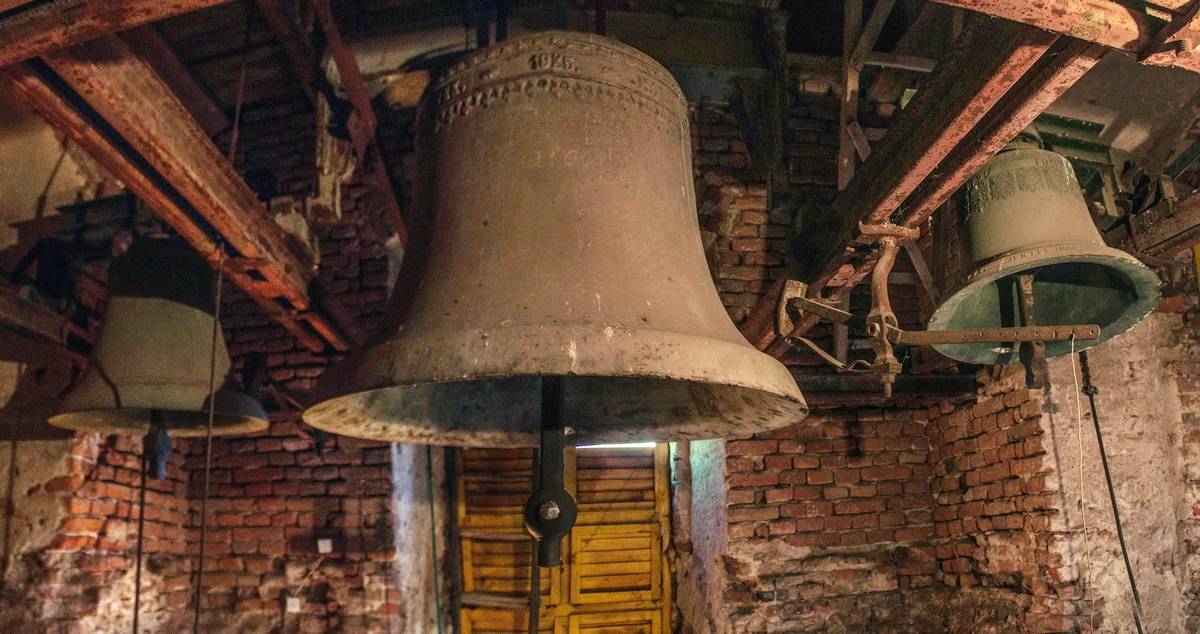 Helytörténeti kuriózum: harang 1491-ből az érmihályfalvi református templom tornyában &bullet;  Fotó: Sütő Éva