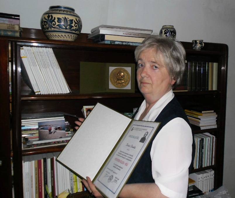 Kovács Rozália a Fényes Elek-díjjal &bullet;  Fotó: Sütő Éva