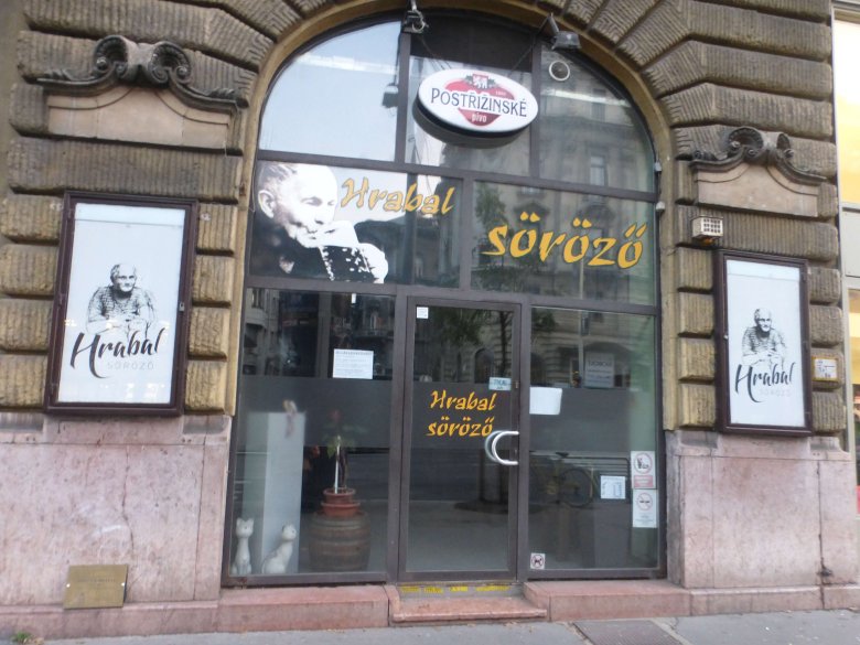 A Hrabal Söröző Budapesten •  Fotó: Csermák Judit