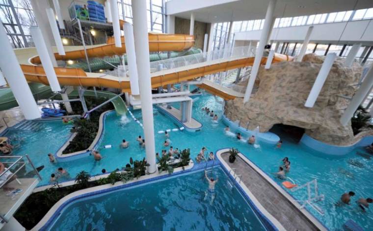 Kolbász, fesztivál, fürdőzés, Magyarország