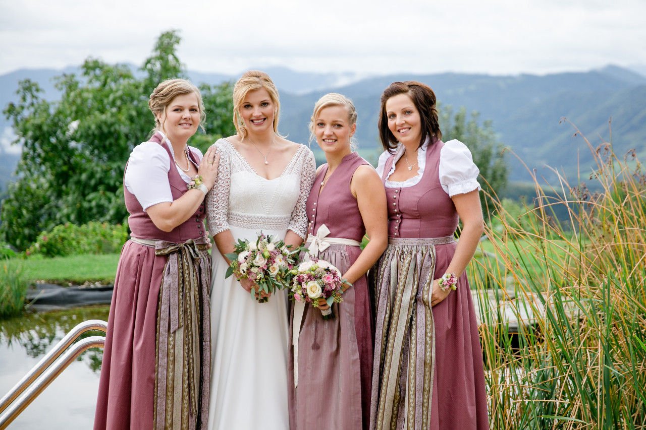 A négy Wagner-lány kitart a falusi vendéglátás mellett •  Fotó: A Wagner család archívuma