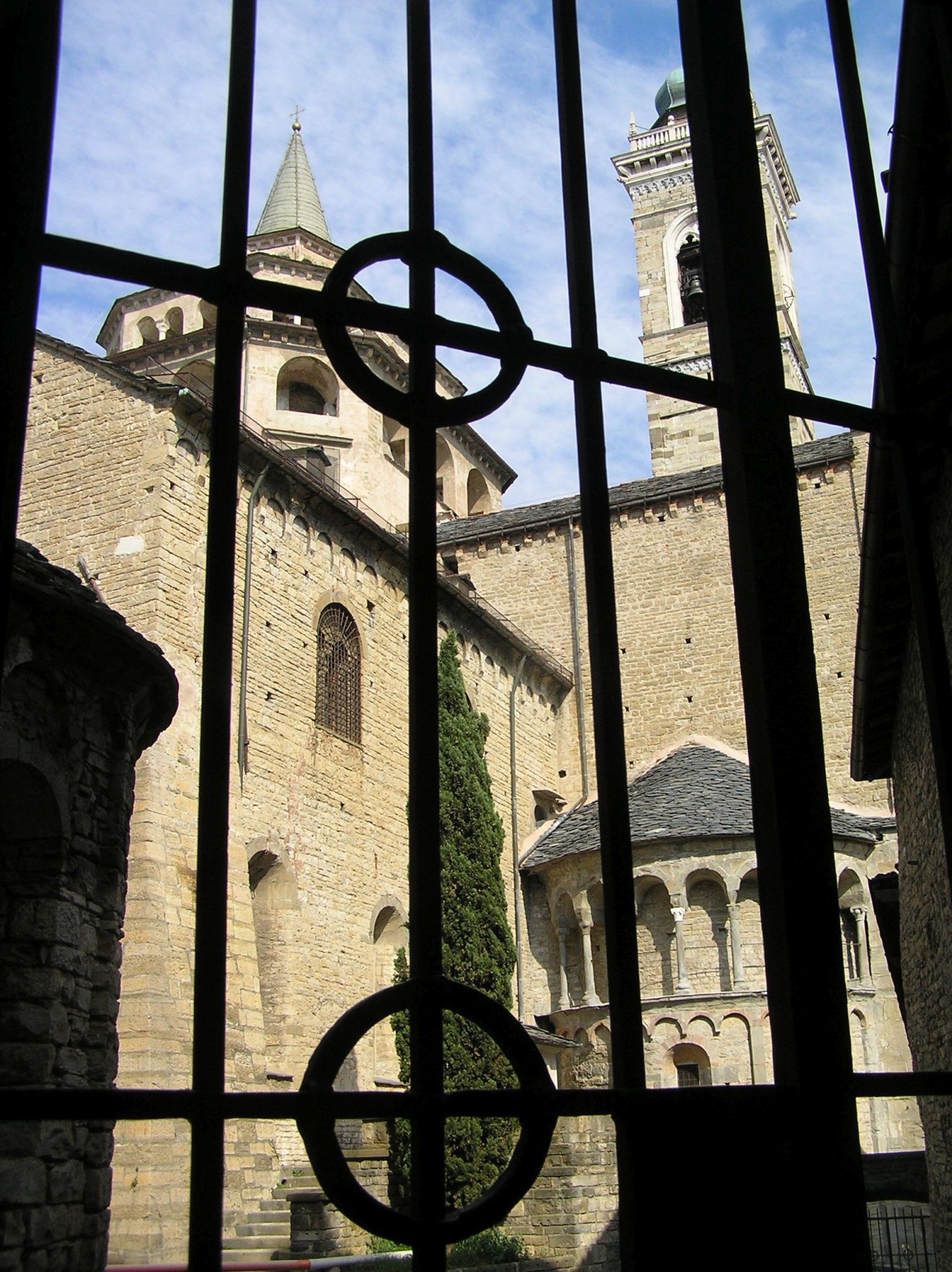 A bergamói bazilika  igazi turisztikai látványosság •  Fotó: Csermák Judit