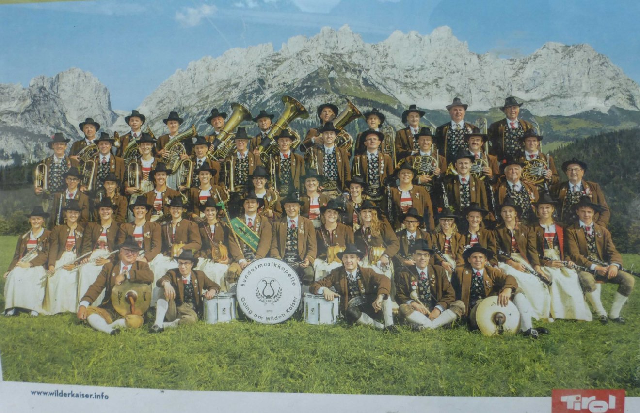 Falusi zenekar. Ellmauban évente megrendezik az Alpenländischer Musikherbst elnevezésű hagyományőrző népzenei fesztivált •  Fotó: Csermák Judit