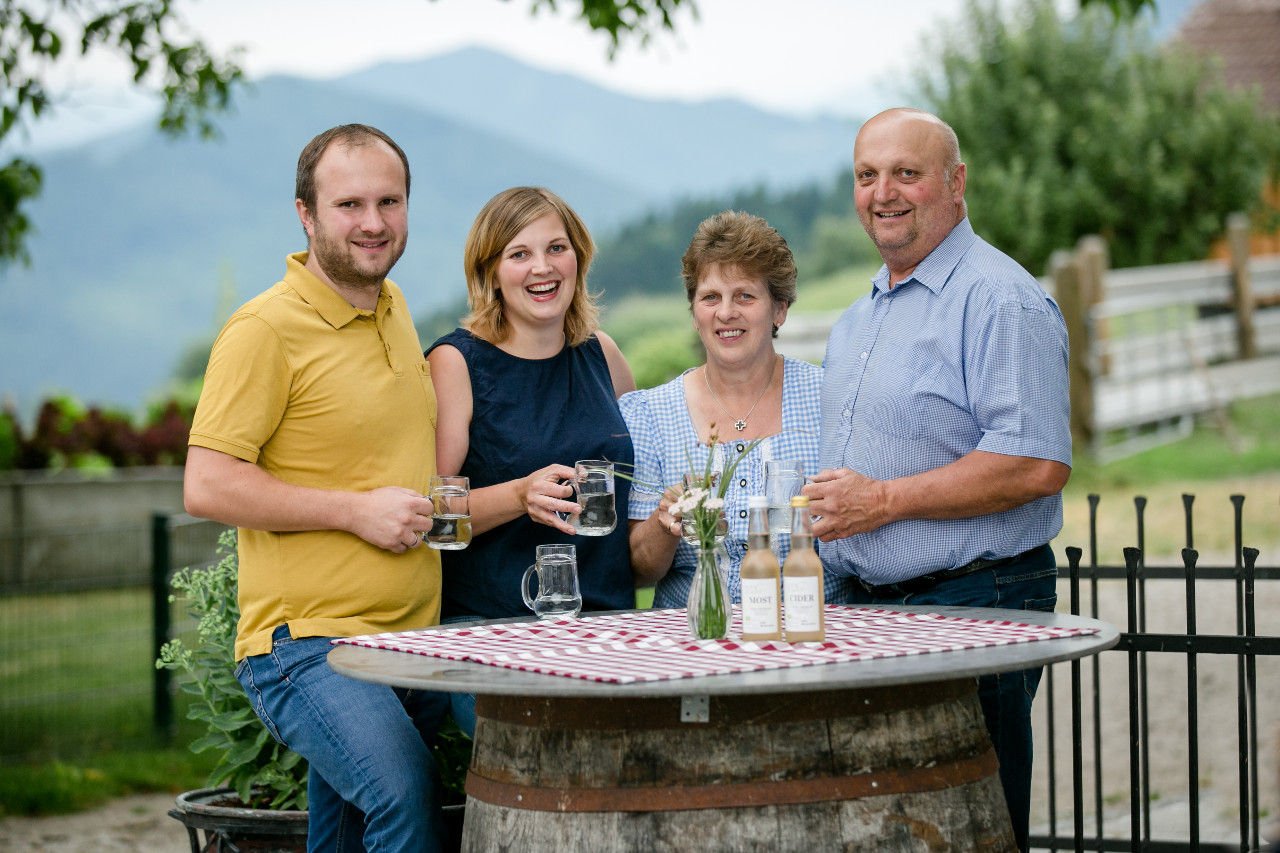 A szülőkkel közösen gazdálkodó Angelika Wagner és férje, Georg •  Fotó: A Wagner család archívuma