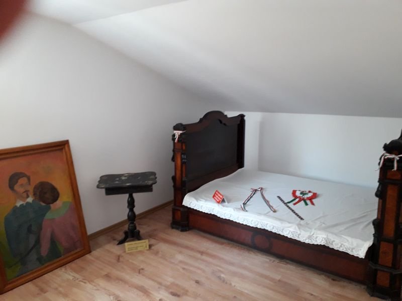 A költő és hitvesének nászágya. A múzeumot meglátogató gyerekek szerint túl kicsi &bullet;  Fotó: Simon Virág