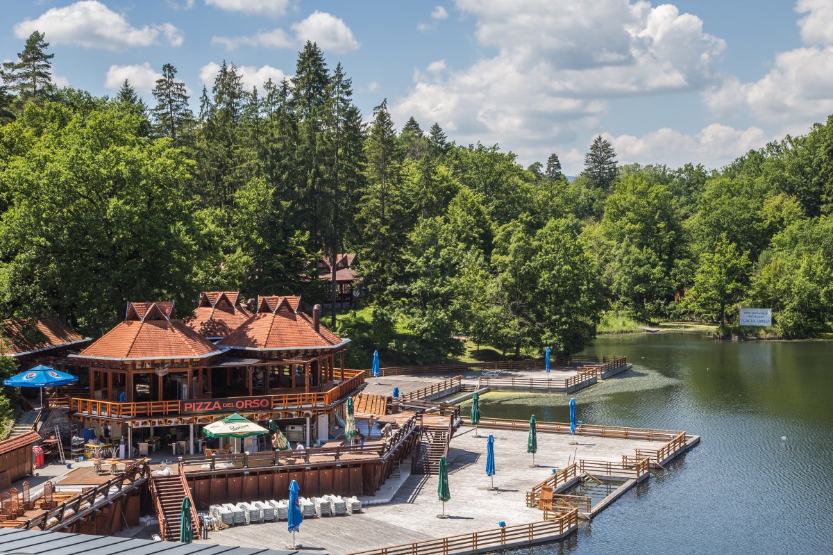 A szovátai Medve-tó az egyetlen helioterm jellegű az országban, ahol a vizet a napsugarak melegítik föl &bullet;  Fotó: Boda L. Gergely