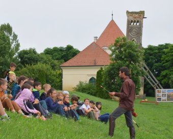 Nagyító alatt az örökség – ismeretterjesztő gyerektábor a bonchidai Bánffy-kastélyban