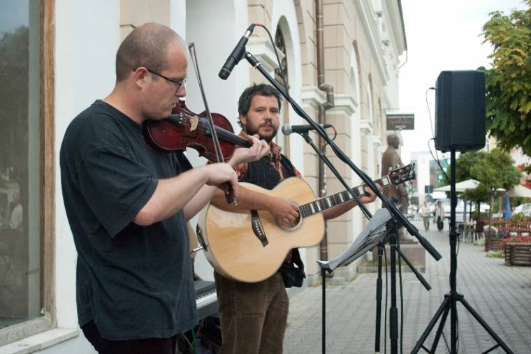 Utcai trubadúrok Sepsiszentgyörgyön