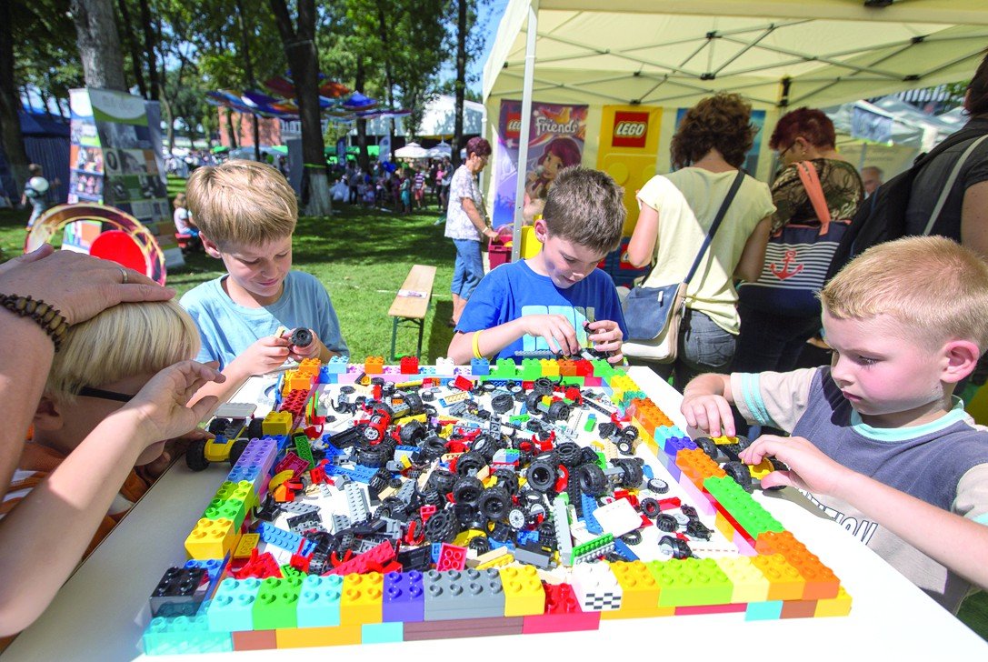 A kicsiket építőkockák ezrei várták a legósátorban &bullet;  Fotó: Boda L. Gergely