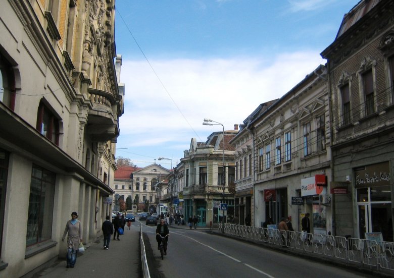 Lugos belvárosának patinás épületei sokat már nem jelentenek a betelepülő új nemzedékeknek •  Fotó: Wikipédia