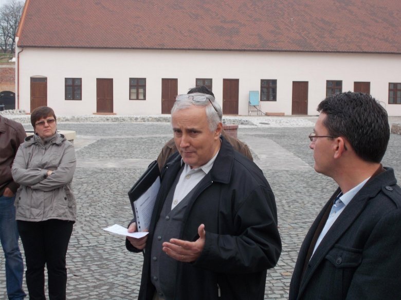 Moldován Gellért Lajos, az EMNP váradi szervezetének elnöke, a projektek előterjesztője •  Fotó: Farkas László