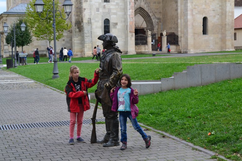 Osztrák katona a várban. A magyar történelem számára „semleges” alakok népesítik be a turisták által kedvelt sétányokat •  Fotó: Makkay József