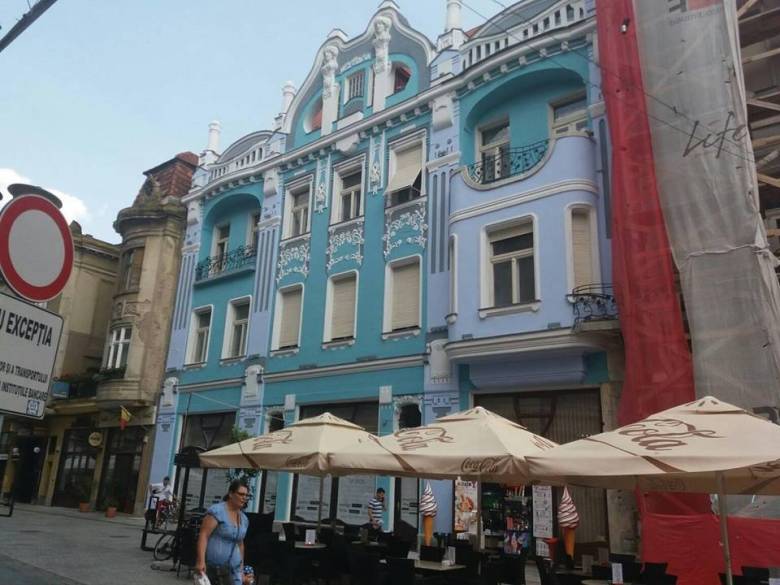 A Fő utcai Moskovits Miksa-palota saroktornyán még dolgoznak a kivitelezők •  Fotó: Pap Melinda