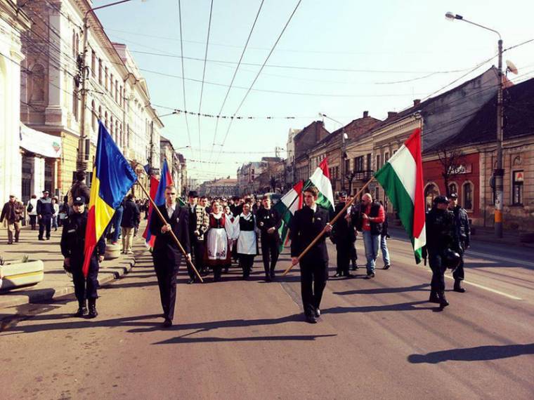 Lelkes márciusi ifjak Kolozsváron